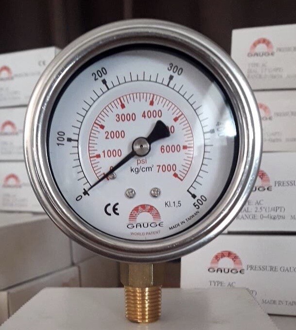 Safeguage Pressure Gauge 0500 kg/cm2 & 07000 psi Dia.2.5" Conn.1/4"npt Bottom Type gknthailand